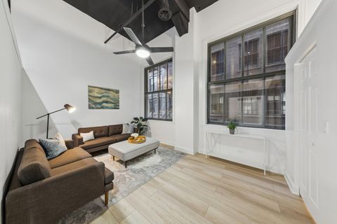 Tiny photo for 120 S State Street #4, Chicago, IL 60603 (MLS # 12512277)