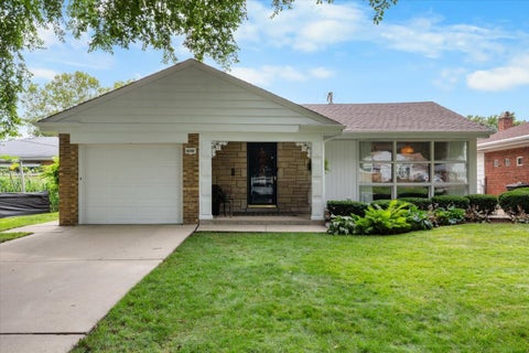 Photo of 6150 N Keating Avenue, Chicago, IL 60646 (MLS # 12726328)