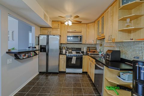 Tiny photo for 631 Derry Court #3C, Schaumburg, IL 60193 (MLS # 12474390)