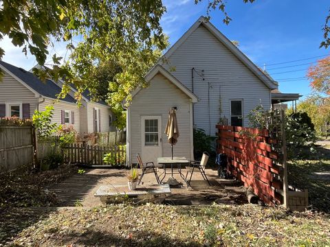 Tiny photo for 802 S Madison Street, Bloomington, IL 61701 (MLS # 12592350)