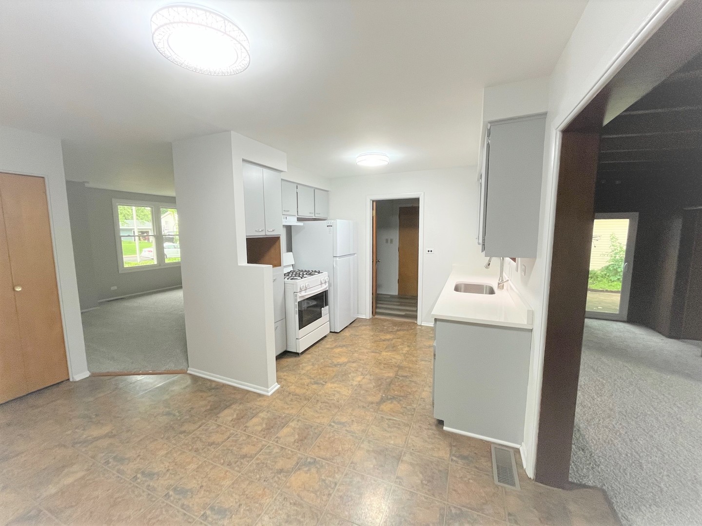 552 Cochise Place