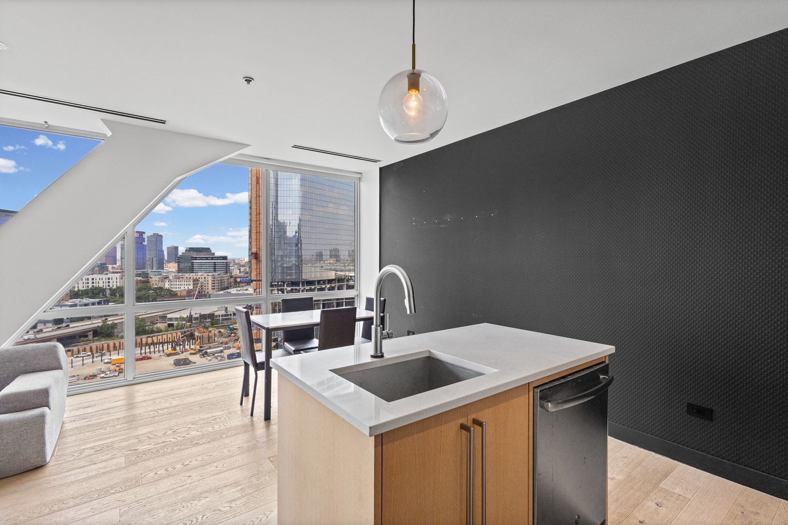 510 W Erie Street 1303