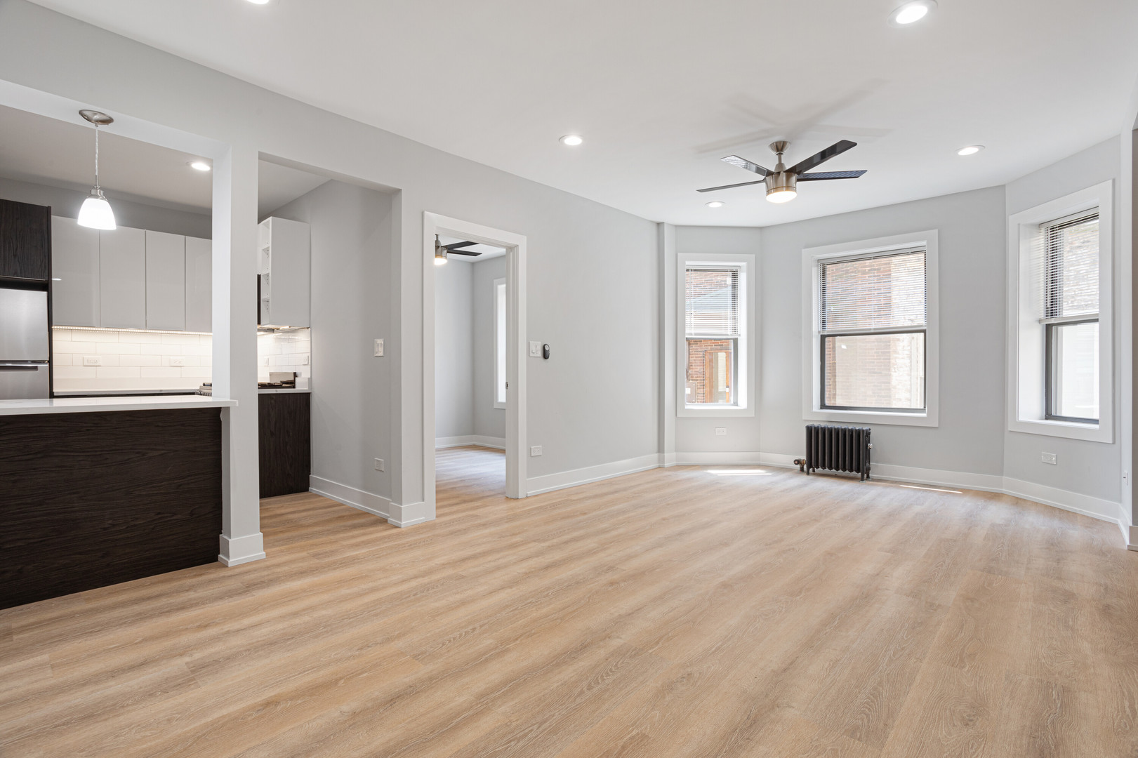 7512 N Eastlake Terrace 2E