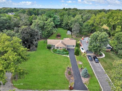 Photo of 1s526 S Taylor Road, Glen Ellyn, IL 60134 (MLS # 12487361)