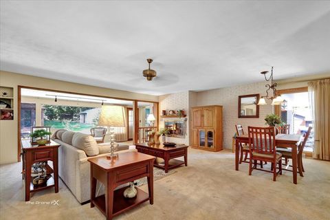 Tiny photo for 1s526 S Taylor Road, Glen Ellyn, IL 60134 (MLS # 12487361)