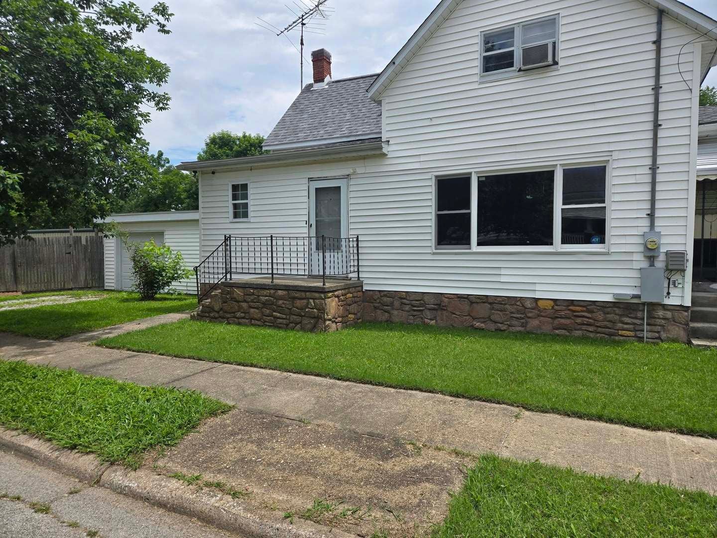 128 W Homer Avenue