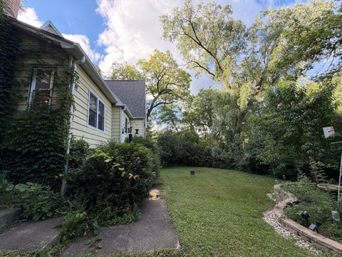 Tiny photo for 922 Valley Avenue, McHenry, IL 60051 (MLS # 12693095)