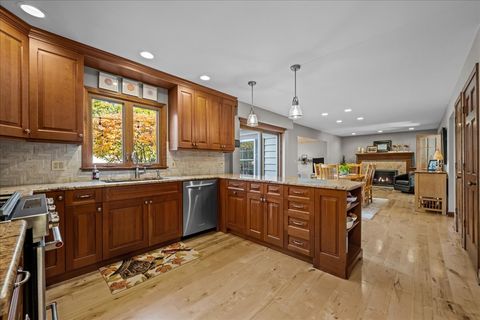 Tiny photo for 2351 Tanglewood Drive, Aurora, IL 60506 (MLS # 12512395)