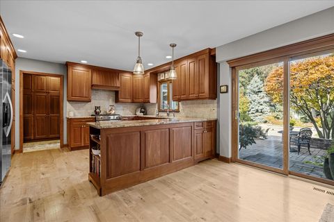 Tiny photo for 2351 Tanglewood Drive, Aurora, IL 60506 (MLS # 12512395)