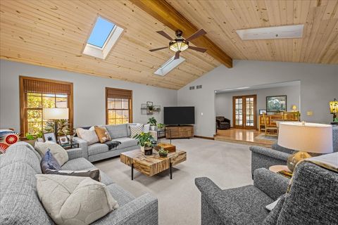 Tiny photo for 2351 Tanglewood Drive, Aurora, IL 60506 (MLS # 12512395)