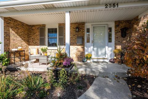 Tiny photo for 2351 Tanglewood Drive, Aurora, IL 60506 (MLS # 12512395)