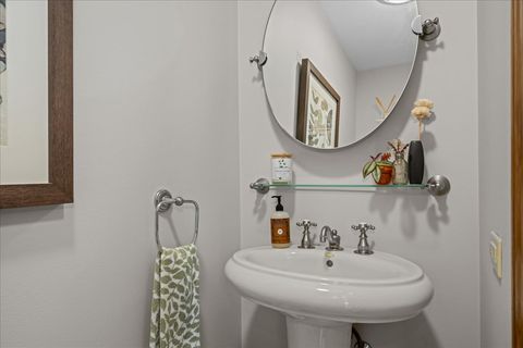 Tiny photo for 2351 Tanglewood Drive, Aurora, IL 60506 (MLS # 12512395)