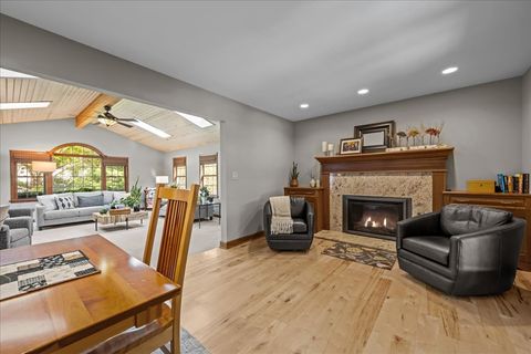 Tiny photo for 2351 Tanglewood Drive, Aurora, IL 60506 (MLS # 12512395)