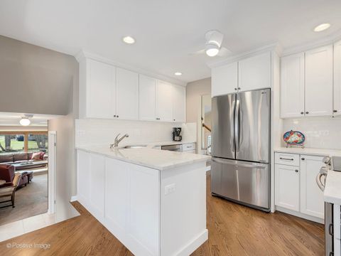 Tiny photo for 703 E Redwood Lane, Arlington Heights, IL 60004 (MLS # 12602273)