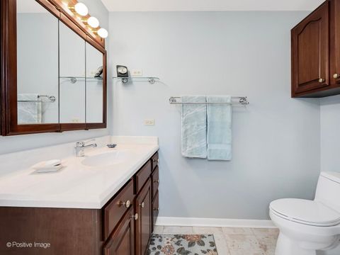 Tiny photo for 703 E Redwood Lane, Arlington Heights, IL 60004 (MLS # 12602273)