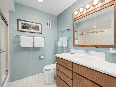 Tiny photo for 703 E Redwood Lane, Arlington Heights, IL 60004 (MLS # 12602273)