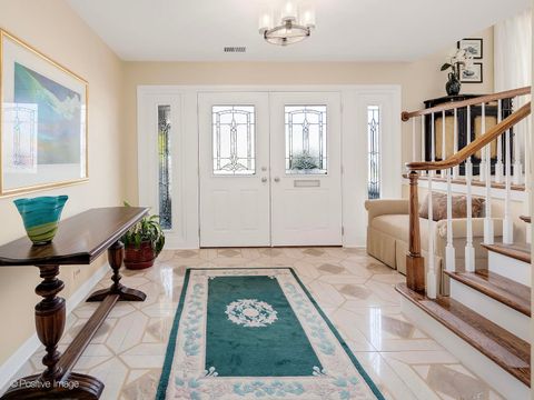 Tiny photo for 703 E Redwood Lane, Arlington Heights, IL 60004 (MLS # 12602273)