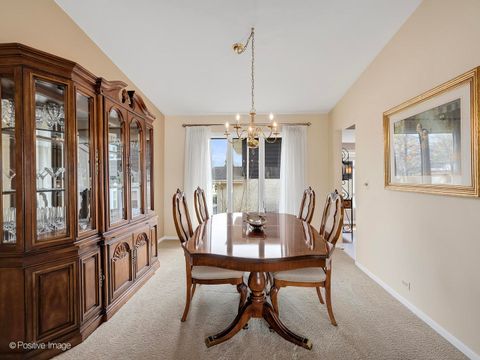 Tiny photo for 703 E Redwood Lane, Arlington Heights, IL 60004 (MLS # 12602273)