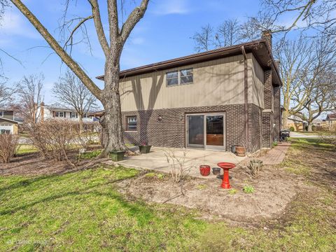 Tiny photo for 703 E Redwood Lane, Arlington Heights, IL 60004 (MLS # 12602273)
