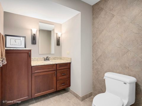 Tiny photo for 703 E Redwood Lane, Arlington Heights, IL 60004 (MLS # 12602273)