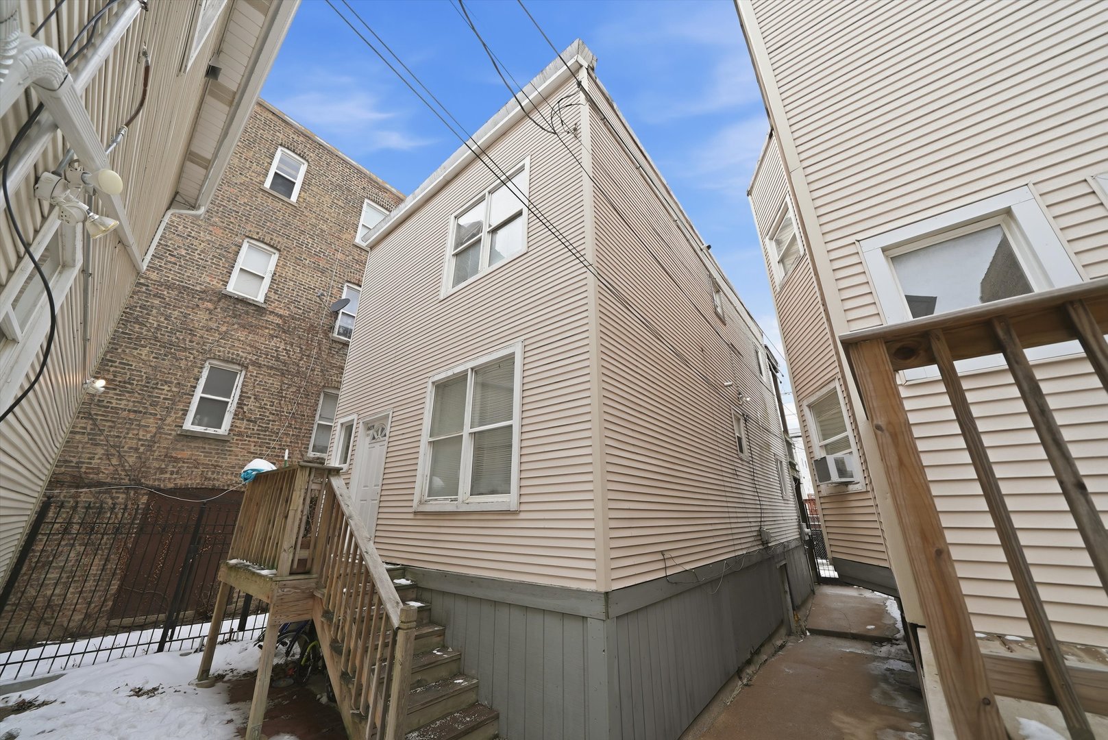 4418 W Armitage Avenue