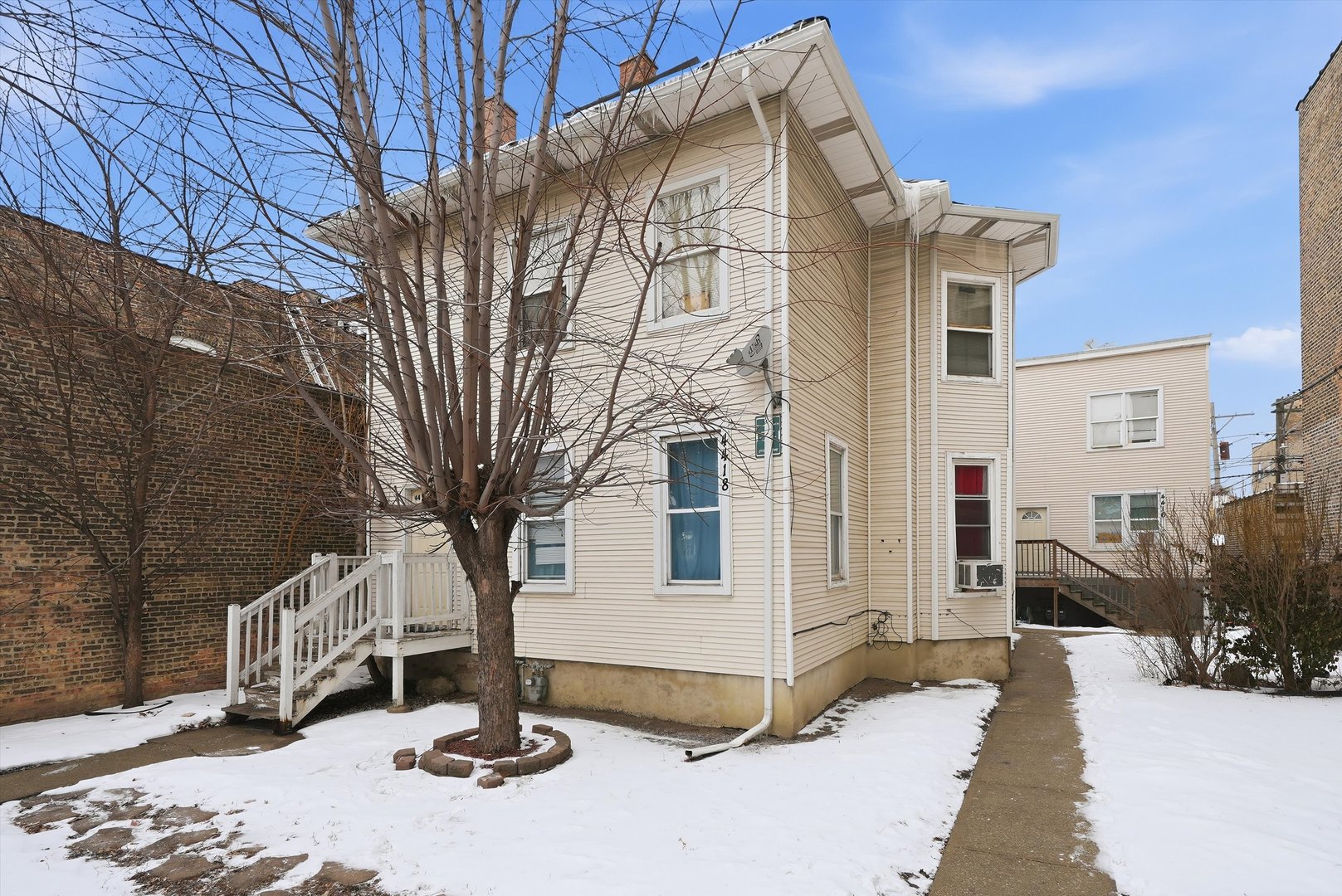 4418 W Armitage Avenue