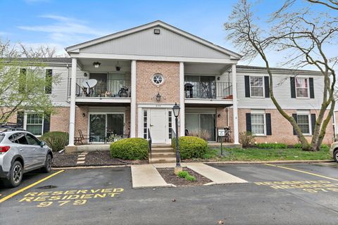 Tiny photo for 979 Golf Course Road #2, Crystal Lake, IL 60014 (MLS # 12619931)