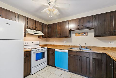 Tiny photo for 979 Golf Course Road #2, Crystal Lake, IL 60014 (MLS # 12619931)