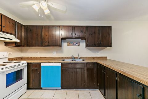 Tiny photo for 979 Golf Course Road #2, Crystal Lake, IL 60014 (MLS # 12619931)