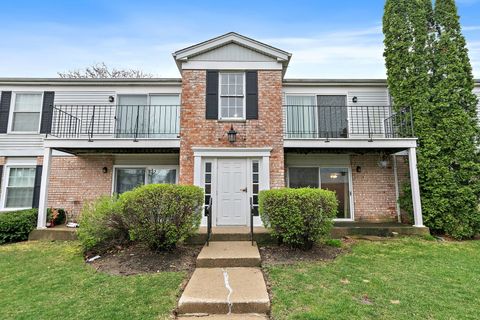 Photo of 979 Golf Course Road #2, Crystal Lake, IL 60014 (MLS # 12619931)