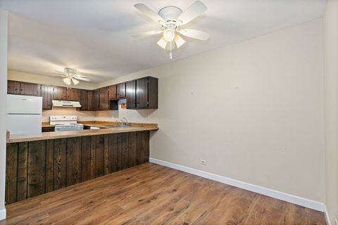 Tiny photo for 979 Golf Course Road #2, Crystal Lake, IL 60014 (MLS # 12619931)
