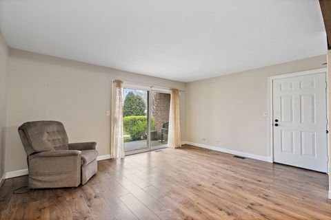 Tiny photo for 979 Golf Course Road #2, Crystal Lake, IL 60014 (MLS # 12619931)