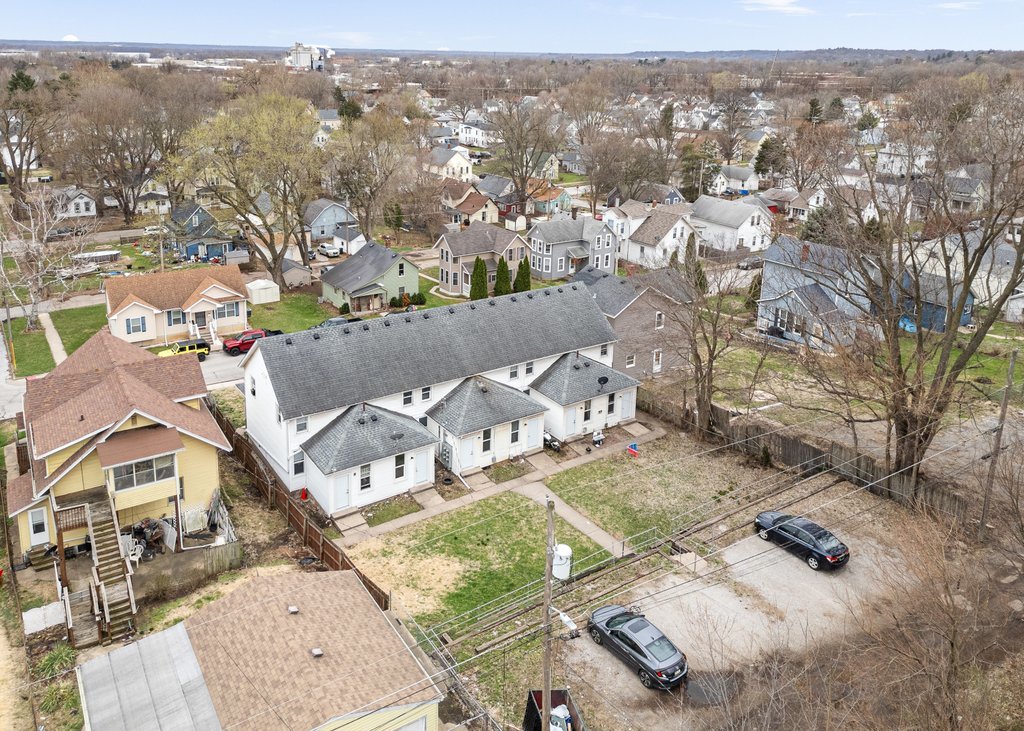 1604 W 9TH Street