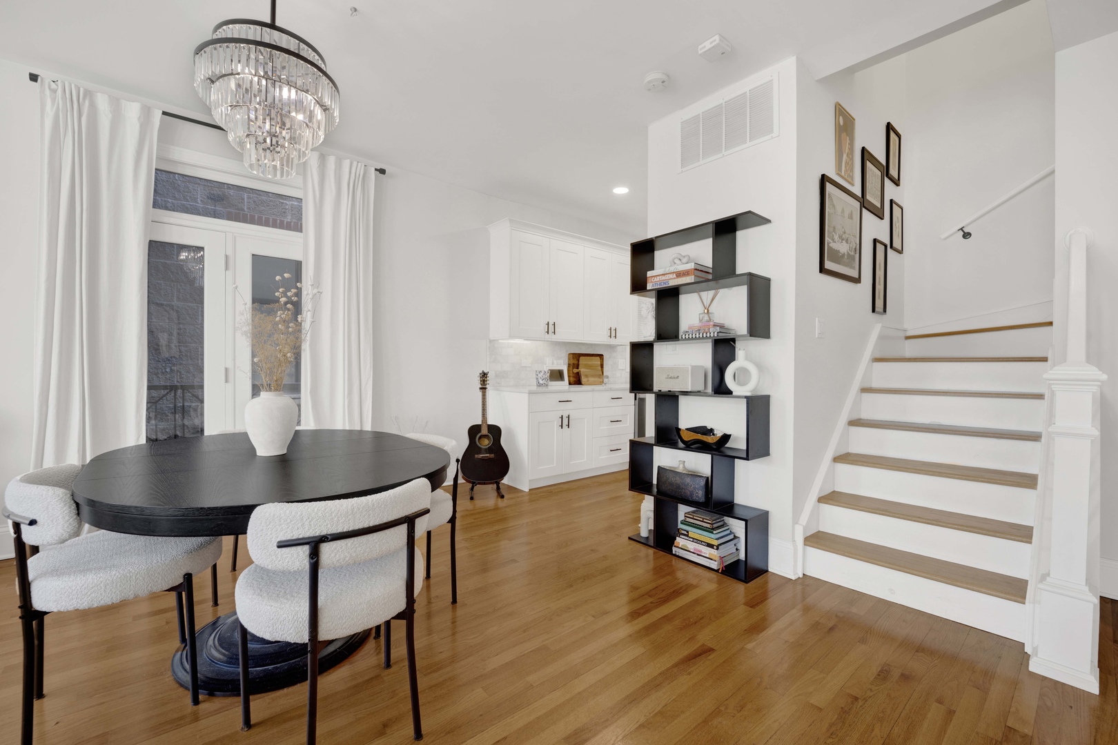 856 W Buckingham Place 3SW