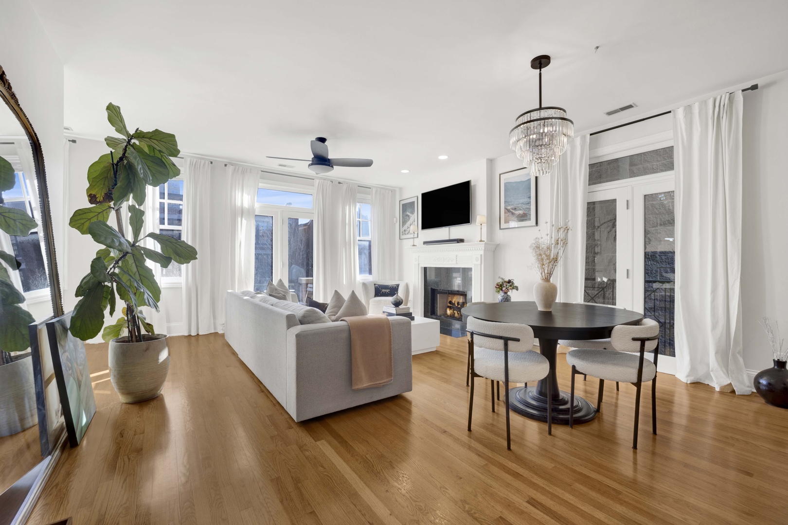 856 W Buckingham Place 3SW