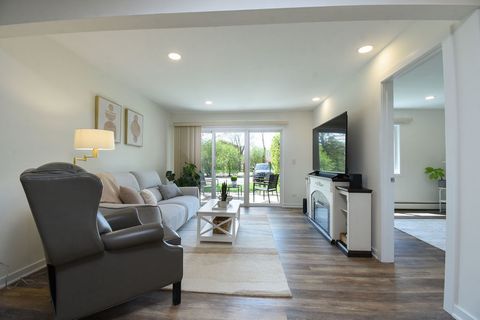 Tiny photo for 10357 Dearlove Road #1J, Glenview, IL 60025 (MLS # 12628009)