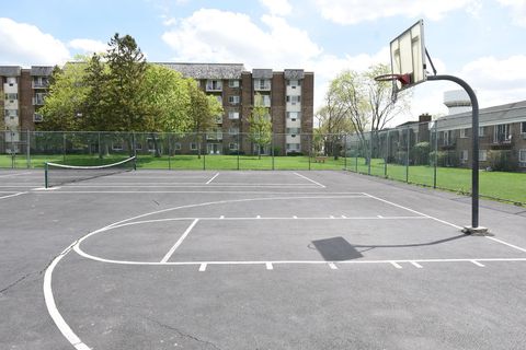 Tiny photo for 10357 Dearlove Road #1J, Glenview, IL 60025 (MLS # 12628009)