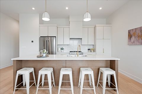 Tiny photo for 5340 N Lincoln Avenue #303, Chicago, IL 60625 (MLS # 12602373)