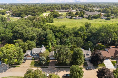 Tiny photo for 1017 W 57th Street, Davenport, IA 52806 (MLS # 12720217)