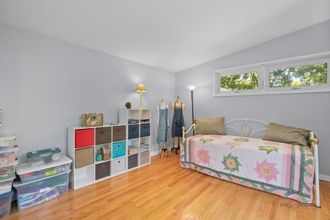 Tiny photo for 208 Park Lane, Lake Bluff, IL 60044 (MLS # 12474551)