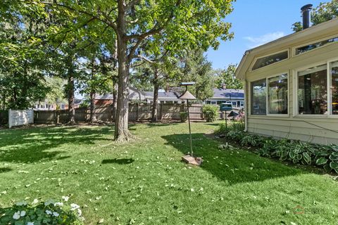 Tiny photo for 208 Park Lane, Lake Bluff, IL 60044 (MLS # 12474551)