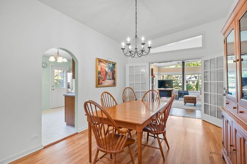 Tiny photo for 208 Park Lane, Lake Bluff, IL 60044 (MLS # 12474551)