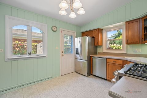 Tiny photo for 208 Park Lane, Lake Bluff, IL 60044 (MLS # 12474551)