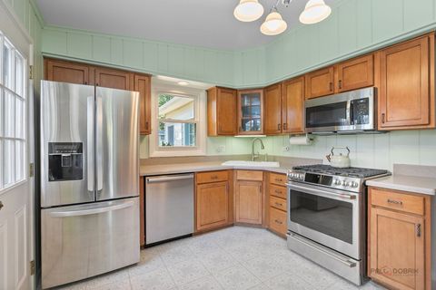 Tiny photo for 208 Park Lane, Lake Bluff, IL 60044 (MLS # 12474551)