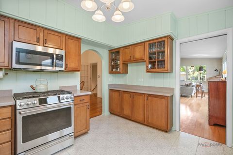 Tiny photo for 208 Park Lane, Lake Bluff, IL 60044 (MLS # 12474551)