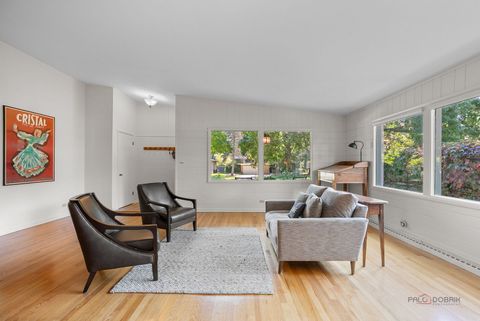 Tiny photo for 208 Park Lane, Lake Bluff, IL 60044 (MLS # 12474551)