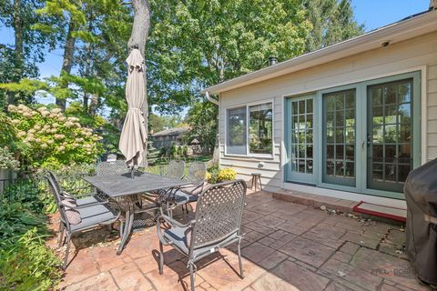 Tiny photo for 208 Park Lane, Lake Bluff, IL 60044 (MLS # 12474551)