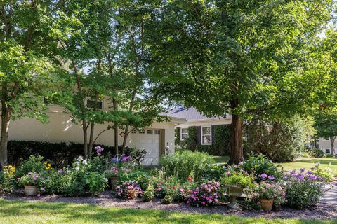 Tiny photo for 208 Park Lane, Lake Bluff, IL 60044 (MLS # 12474551)