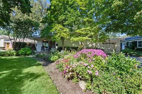 Tiny photo for 208 Park Lane, Lake Bluff, IL 60044 (MLS # 12474551)