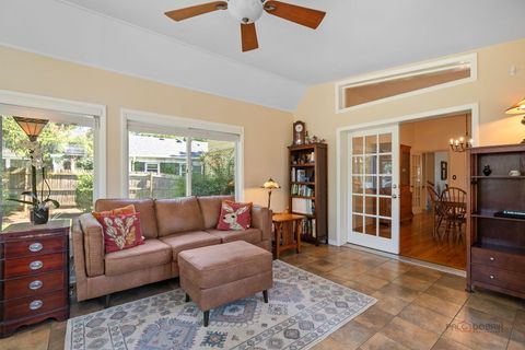 Tiny photo for 208 Park Lane, Lake Bluff, IL 60044 (MLS # 12474551)